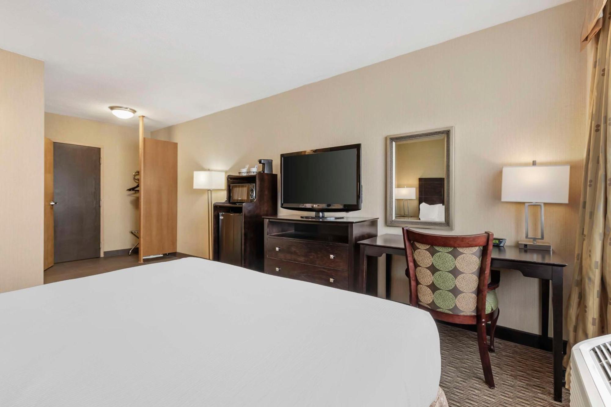 Best Western Watertown/Fort Drum Bagian luar foto