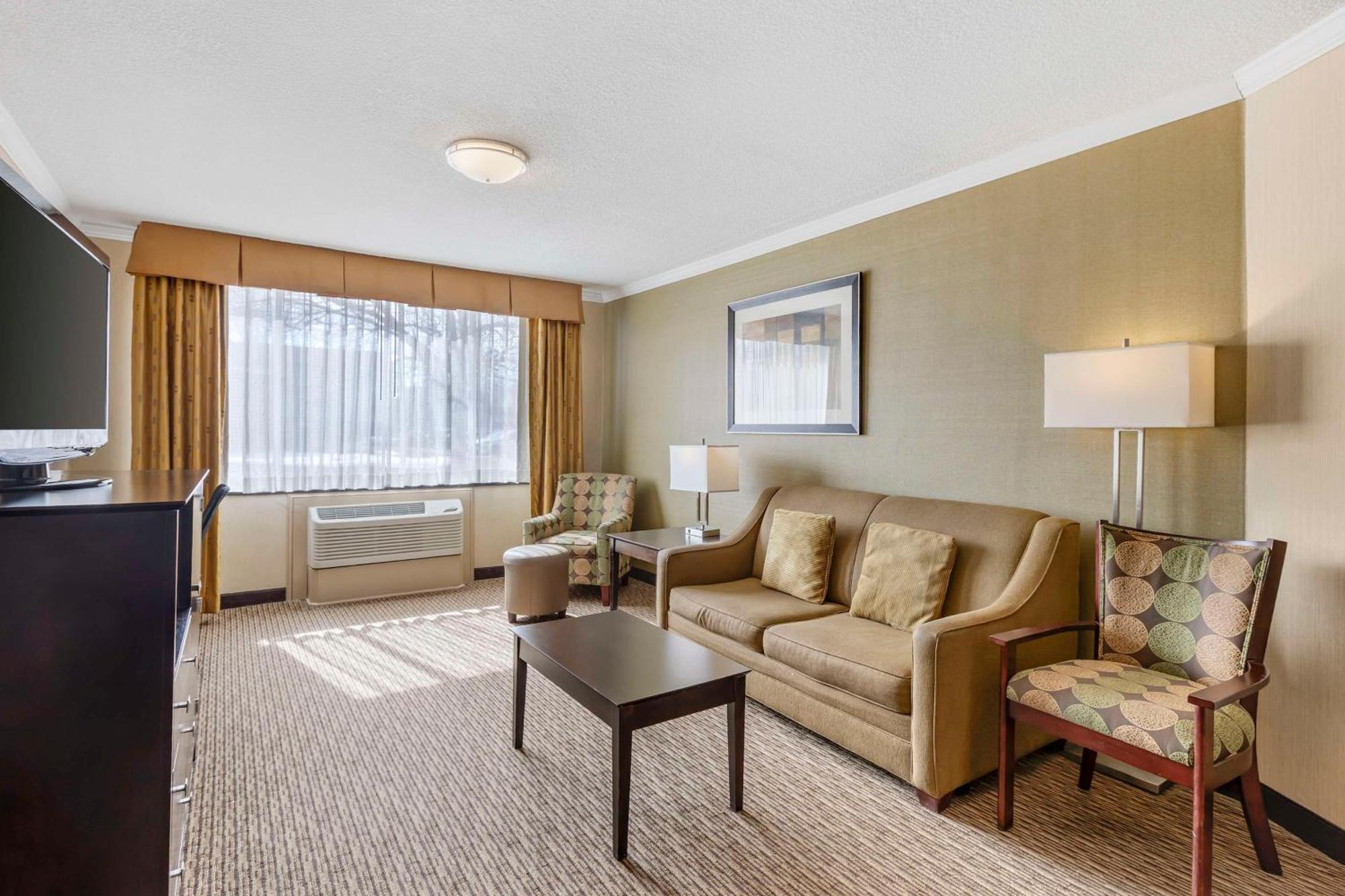Best Western Watertown/Fort Drum Bagian luar foto