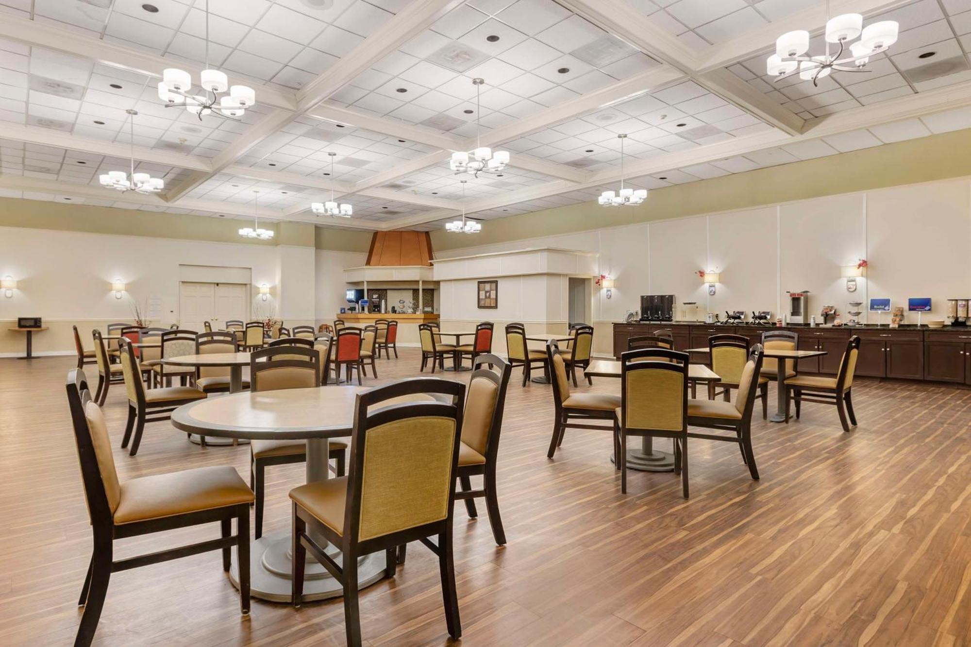 Best Western Watertown/Fort Drum Bagian luar foto